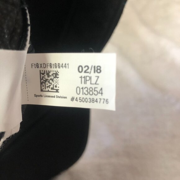 Authentic Adidas & NHL Toronto Maple Leafs Black & Blue Snapback Baseball Hat - Picture 10 of 10